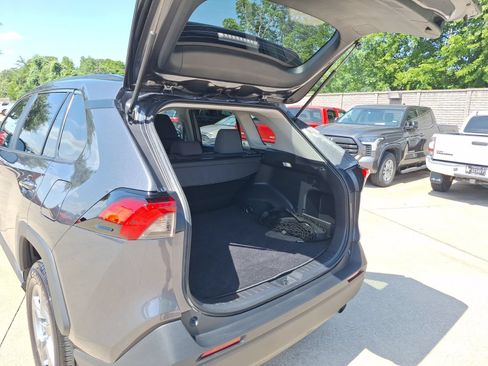 Used 2025 Toyota RAV4 XLE FWD image 35