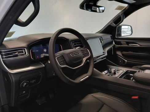 New 2026 Jeep Grand Wagoneer 4WD image 9
