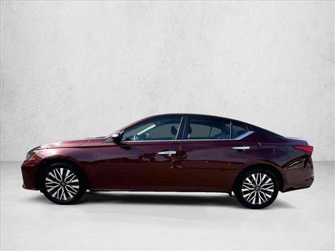 Used 2025 Nissan Altima 2.5 SV FWD image 6