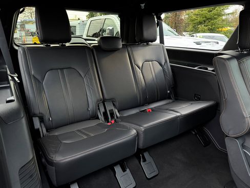 Used 2024 Ford Expedition Max Platinum image 19