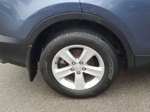 Used 2014 Toyota RAV4 XLE AWD/4WD image 5