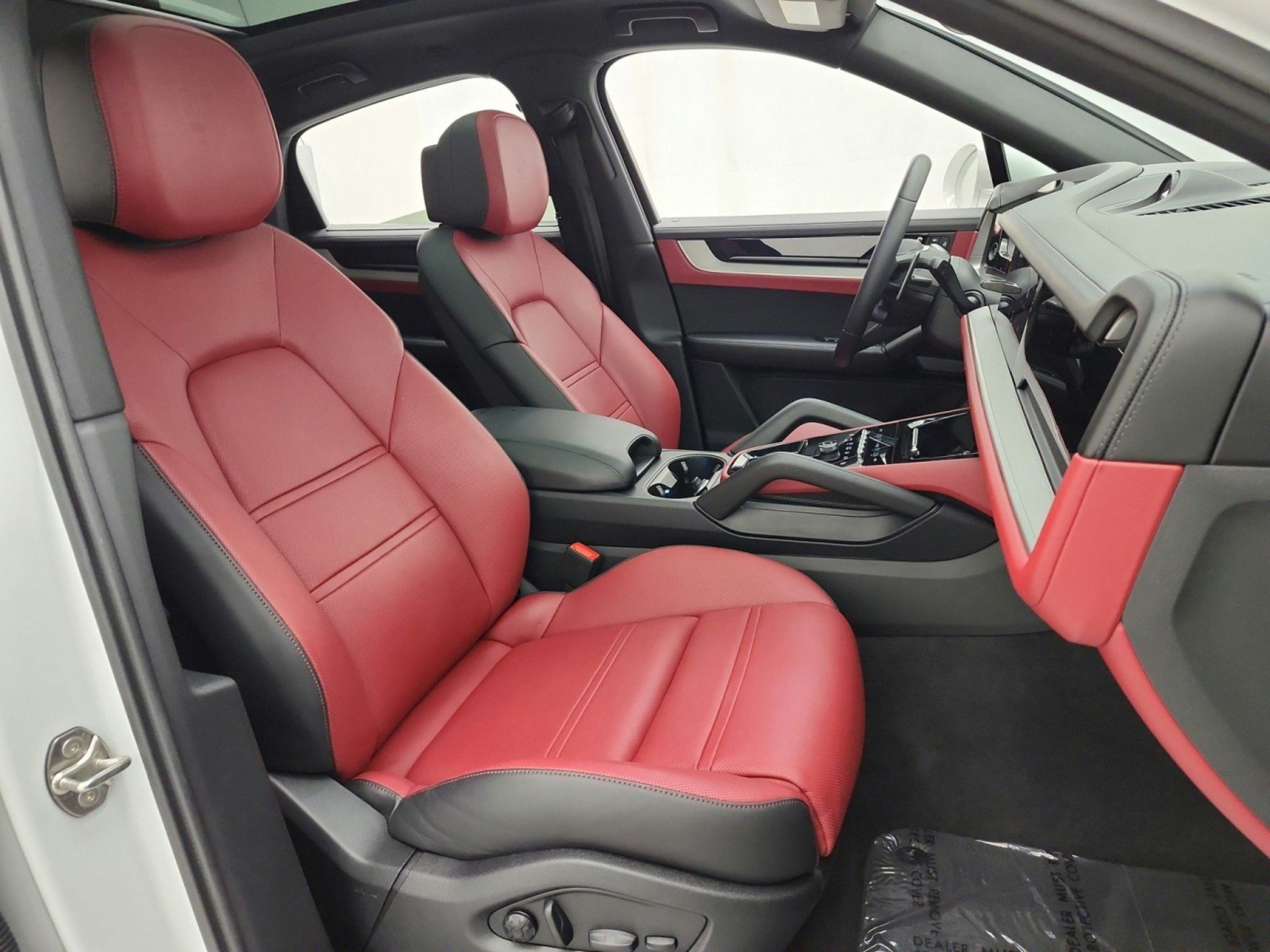 Used 2025 Porsche Cayenne Coupe AWD/4WD image 20