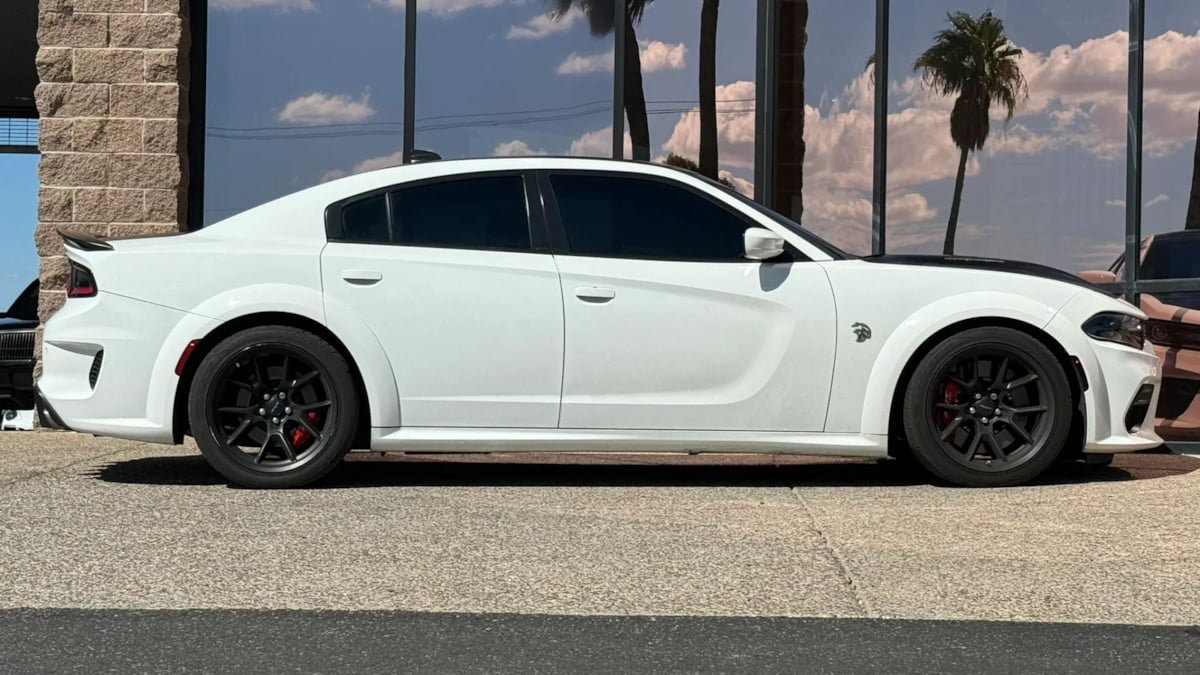 Used 2021 Dodge Charger SRT Hellcat RWD image 15