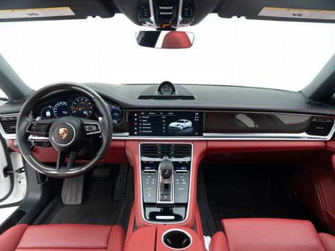 Certified 2023 Porsche Panamera Platinum Edition image 29