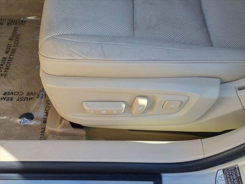 Used 2013 Lexus ES 300h w/ Luxury Pkg FWD image 22