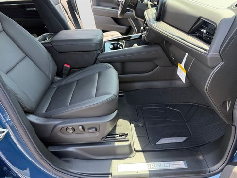 New 2026 Chevrolet Suburban LT w/ Advanced Technology Package RWD image 12