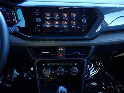 Used 2023 Volkswagen Taos SEL image 17