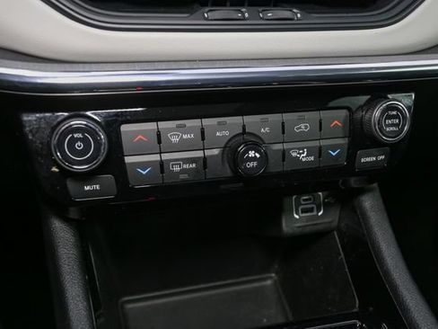 Used 2022 Jeep Compass Limited w/ Sun and Sound Group AWD/4WD image 26