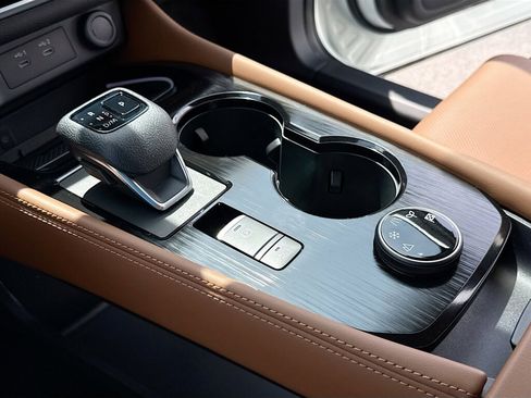 New 2026 Nissan Rogue Platinum AWD/4WD image 12