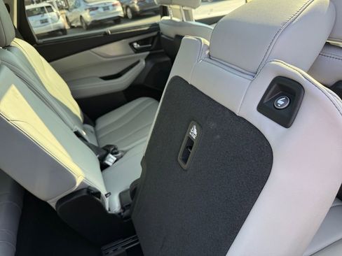 Used 2022 Acura MDX SH-AWD w/ Technology Package image 36