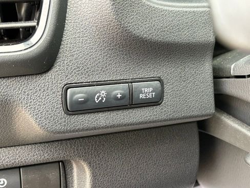 Used 2023 Nissan Leaf SV Plus image 19