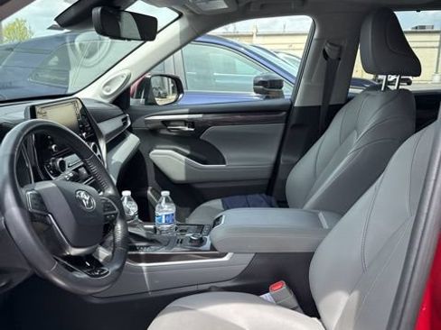Used 2020 Toyota Highlander Limited AWD/4WD image 7