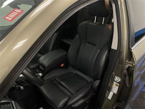 Used 2023 Subaru Ascent Limited w/ Technology Package image 11