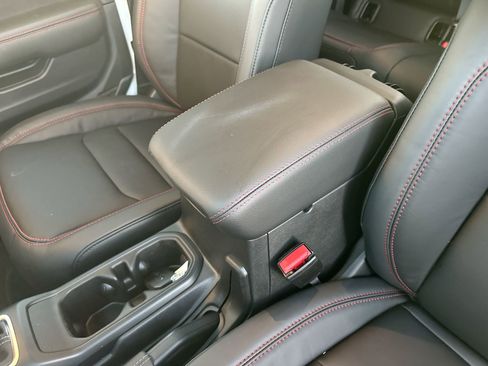 New 2025 Jeep Gladiator Rubicon w/ Convenience Group image 21