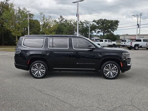 Used 2024 Jeep Grand Wagoneer Series III w/ Flexible Seating Group AWD/4WD image 61