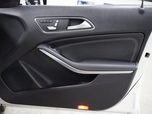 Used 2019 Mercedes-Benz GLA 250 w/ Convenience Package image 29