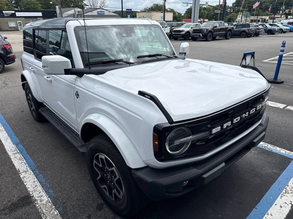 Used 2024 Ford Bronco Outer Banks AWD/4WD image 4