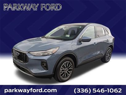 New 2025 Ford Escape SE w/ PHEV Premium Package