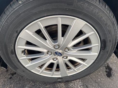 Used 2017 Subaru Impreza 2.0i Premium image 6