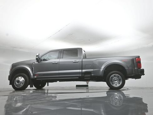 Certified 2023 Ford F450 Platinum w/ FX4 Off-Road Package AWD/4WD image 60