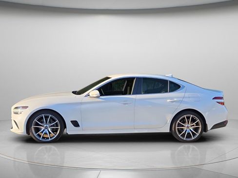 Used 2023 Genesis G70 2.0T RWD image 3