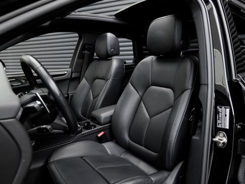 Used 2023 Porsche Macan image 5