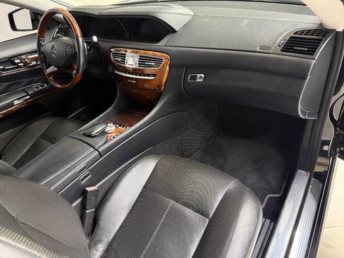 Used 2013 Mercedes-Benz CL 550 4MATIC w/ Sport Pkg image 18