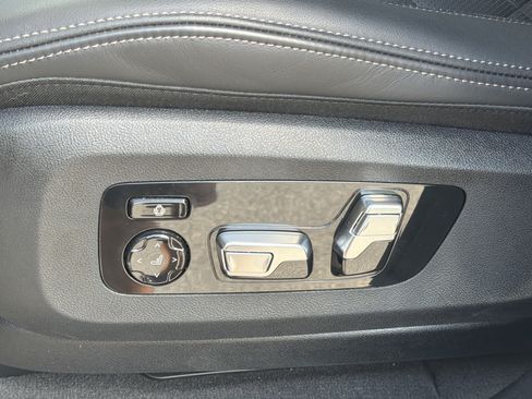 Used 2026 BMW X7 xDrive40i w/ M Sport Package AWD/4WD image 20