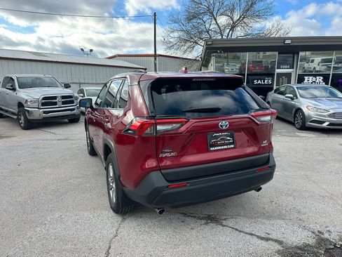 Used 2022 Toyota RAV4 LE image 3