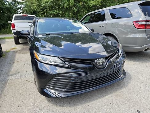 Used 2018 Toyota Camry LE FWD image 4