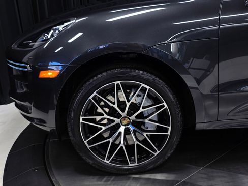 Used 2021 Porsche Macan Turbo AWD/4WD image 5