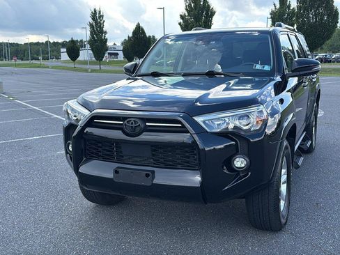 Used 2024 Toyota 4Runner SR5 Premium w/ Moonroof Package AWD/4WD image 15
