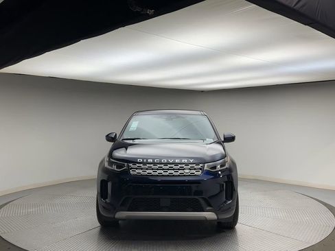 Used 2023 Land Rover Discovery Sport SE image 3