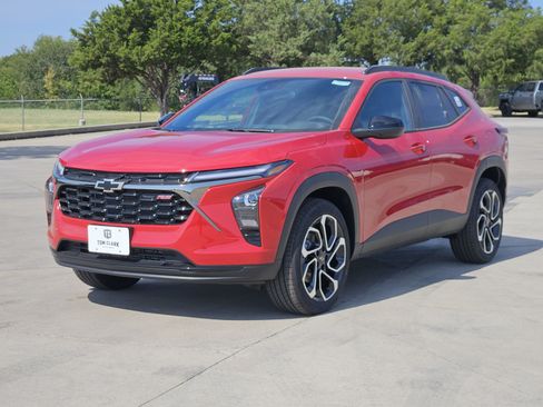 New 2026 Chevrolet Trax RS w/ Driver Confidence Package FWD image 2