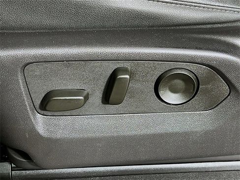 Used 2025 GMC Sierra 1500 SLT image 11