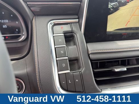 Used 2024 GMC Yukon XL AT4 AWD/4WD image 22