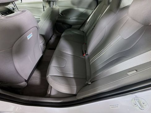 Certified 2025 Hyundai Elantra Sport FWD image 26