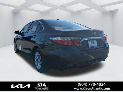 Used 2015 Toyota Camry LE FWD image 5
