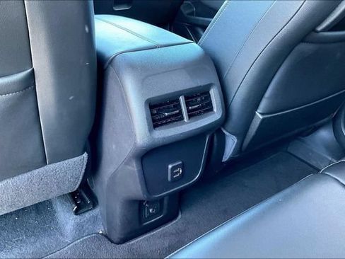 Used 2023 GMC Terrain SLT AWD/4WD image 10