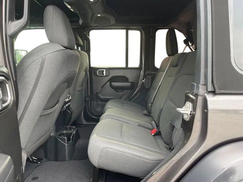 Used 2024 Jeep Wrangler Unlimited Sport AWD/4WD image 17