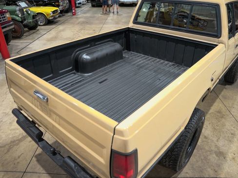Used 1986 Nissan Pickup 4x4 King Cab image 20