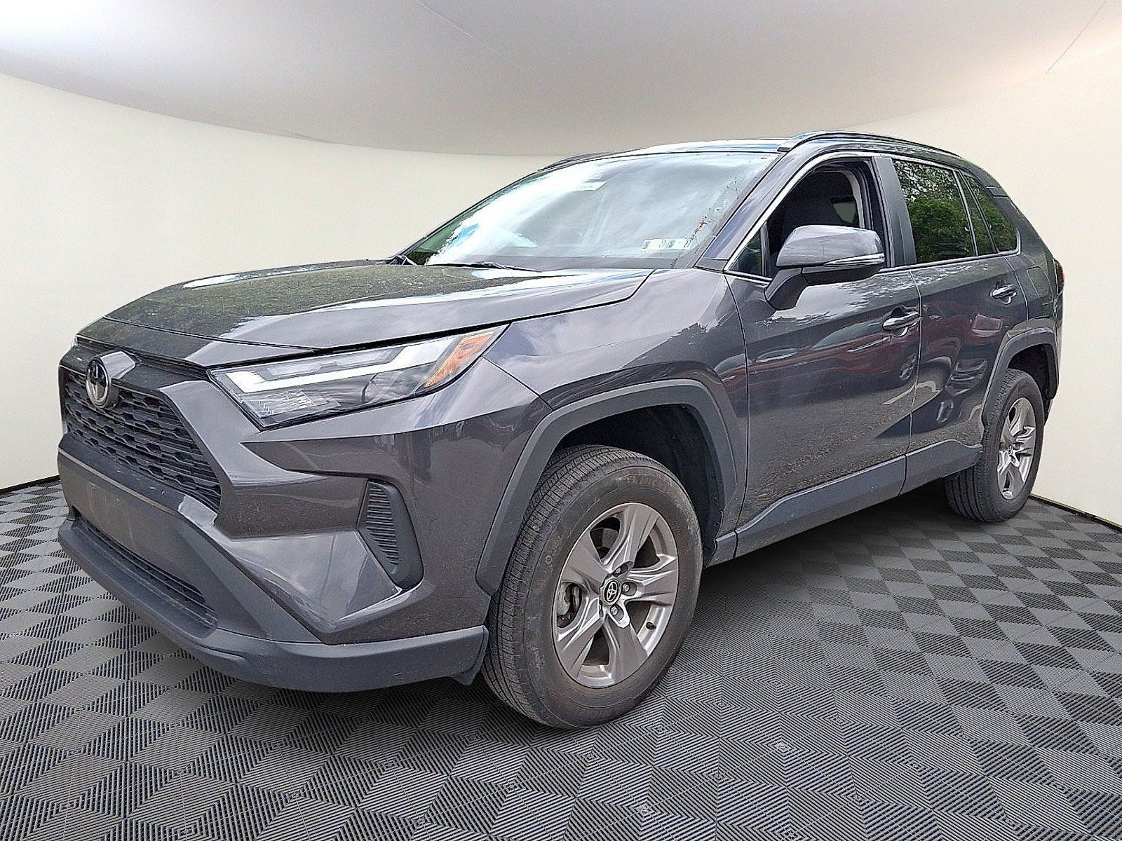 Used 2025 Toyota RAV4 XLE AWD/4WD image 3