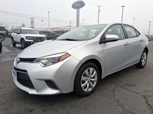 Used 2015 Toyota Corolla LE image 7