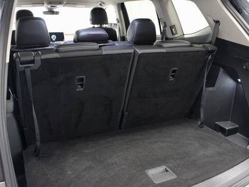 Used 2024 Volkswagen Atlas SE AWD/4WD image 15