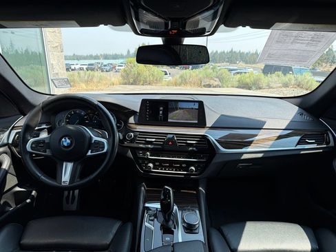 Used 2018 BMW 540i RWD image 10