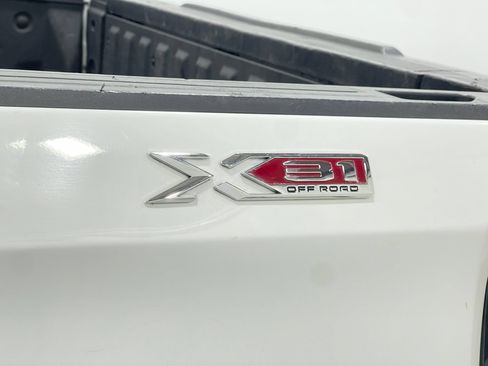 Used 2019 GMC Sierra 1500 SLT w/ SLT Premium Plus Package AWD/4WD image 41