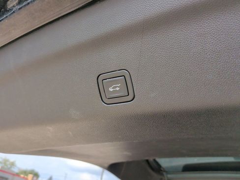 Used 2024 Chevrolet Suburban Premier image 48