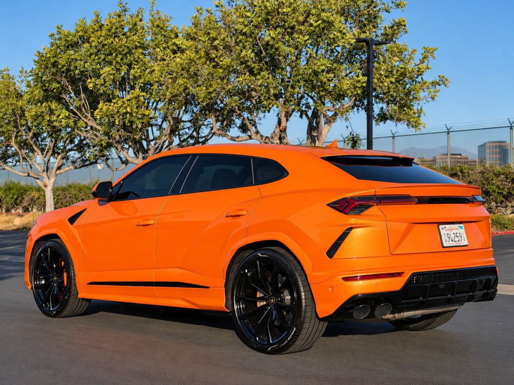 Used 2021 Lamborghini Urus AWD/4WD image 7