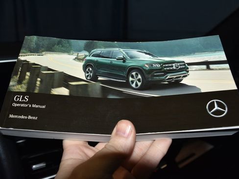 Used 2022 Mercedes-Benz GLS 450 4MATIC image 12