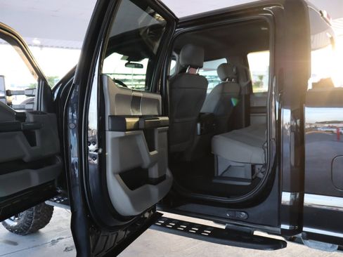 Used 2020 Ford F250 XLT w/ Tremor Off-Road Package image 29